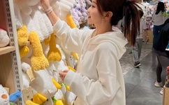 男人一边摸一边在做爽爽的事